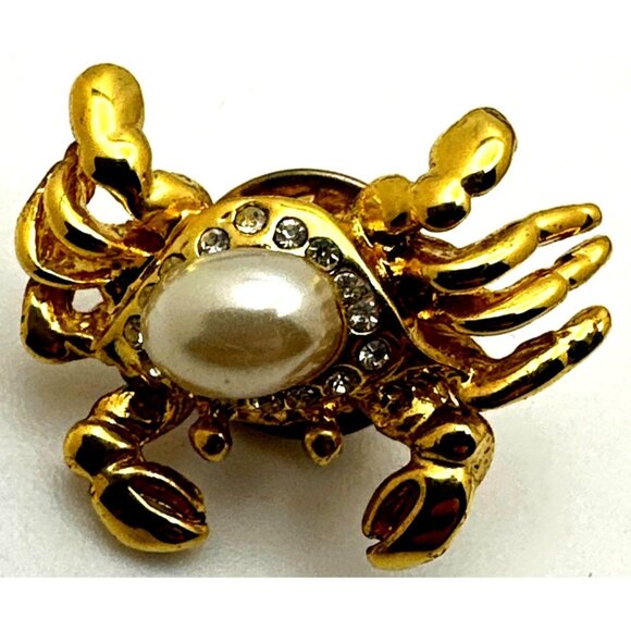 Whimsy Crab Lapel Pin Vintage Rhinestones Faux Pearl Belly Gold Tone Summer Fest - Picture 1 of 6